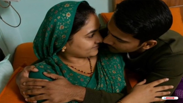 Desi Hot Aunty Bed – Romanse Kiss Viral Free Mms