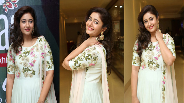 Famous Poonam Bajwa – Premium Live Nude Video